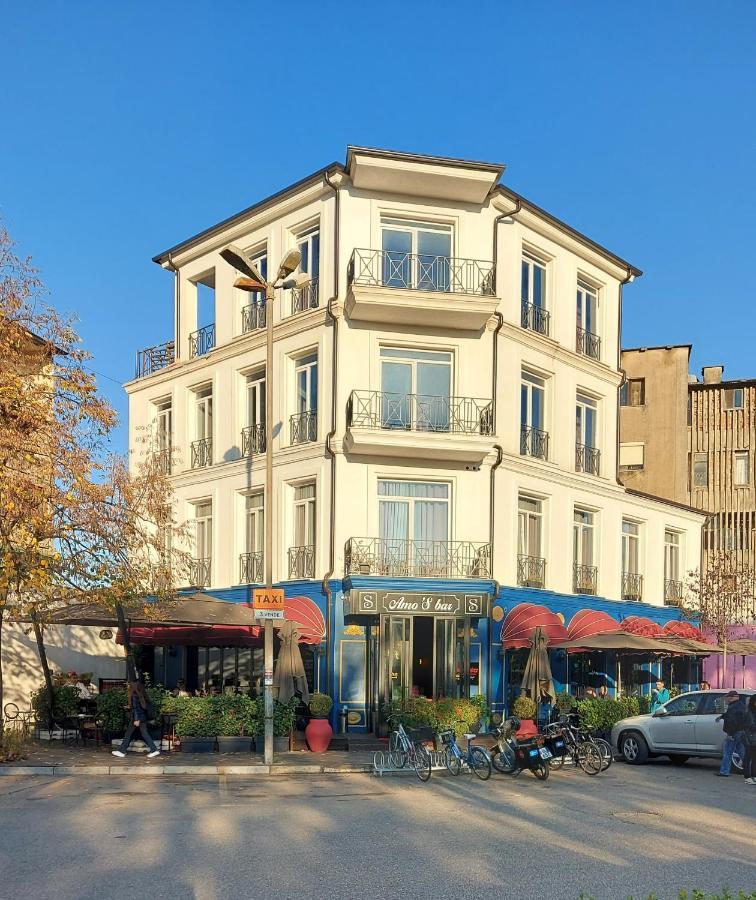 Amo'S Hotel Shkodër エクステリア 写真