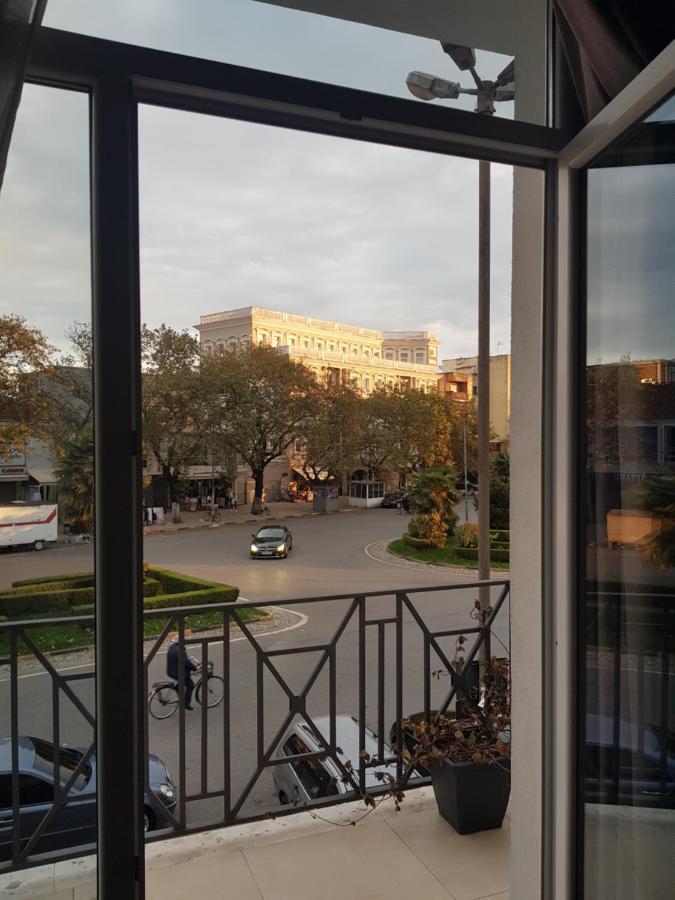 Amo'S Hotel Shkodër エクステリア 写真