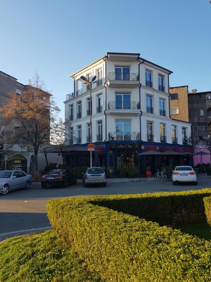 Amo'S Hotel Shkodër エクステリア 写真