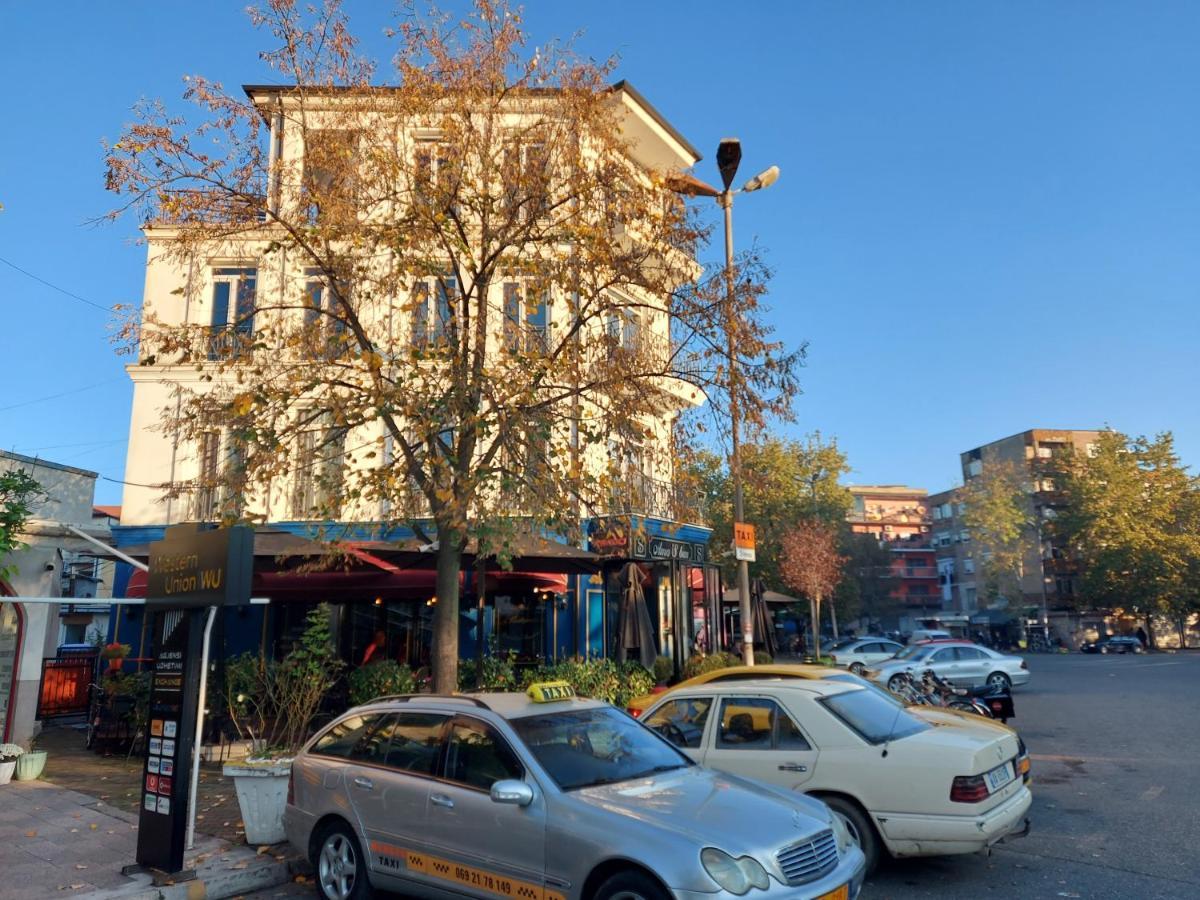 Amo'S Hotel Shkodër エクステリア 写真