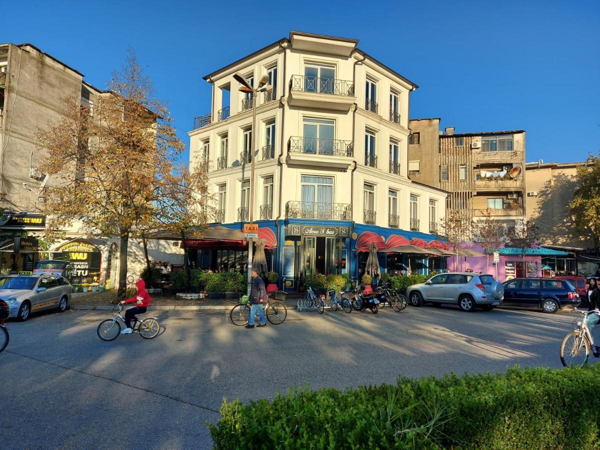 Amo'S Hotel Shkodër エクステリア 写真