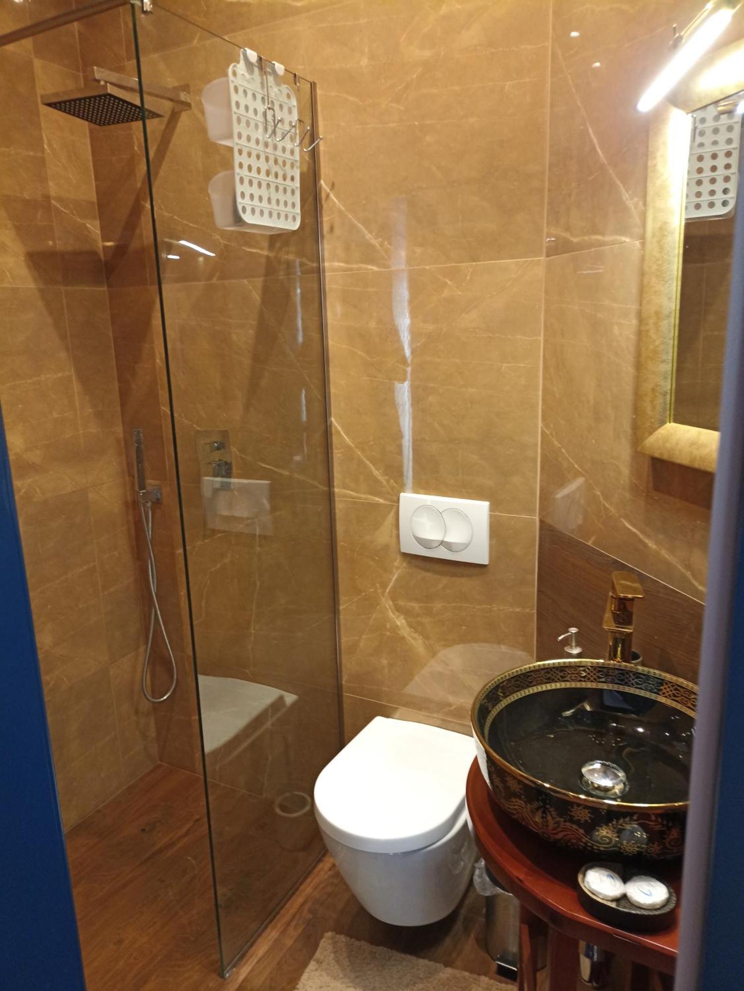 Amo'S Hotel Shkodër エクステリア 写真