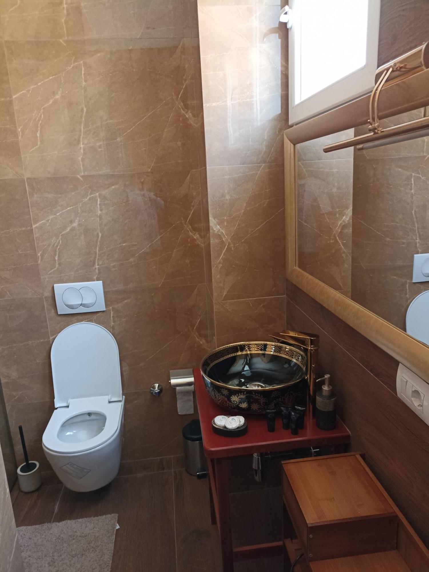 Amo'S Hotel Shkodër エクステリア 写真