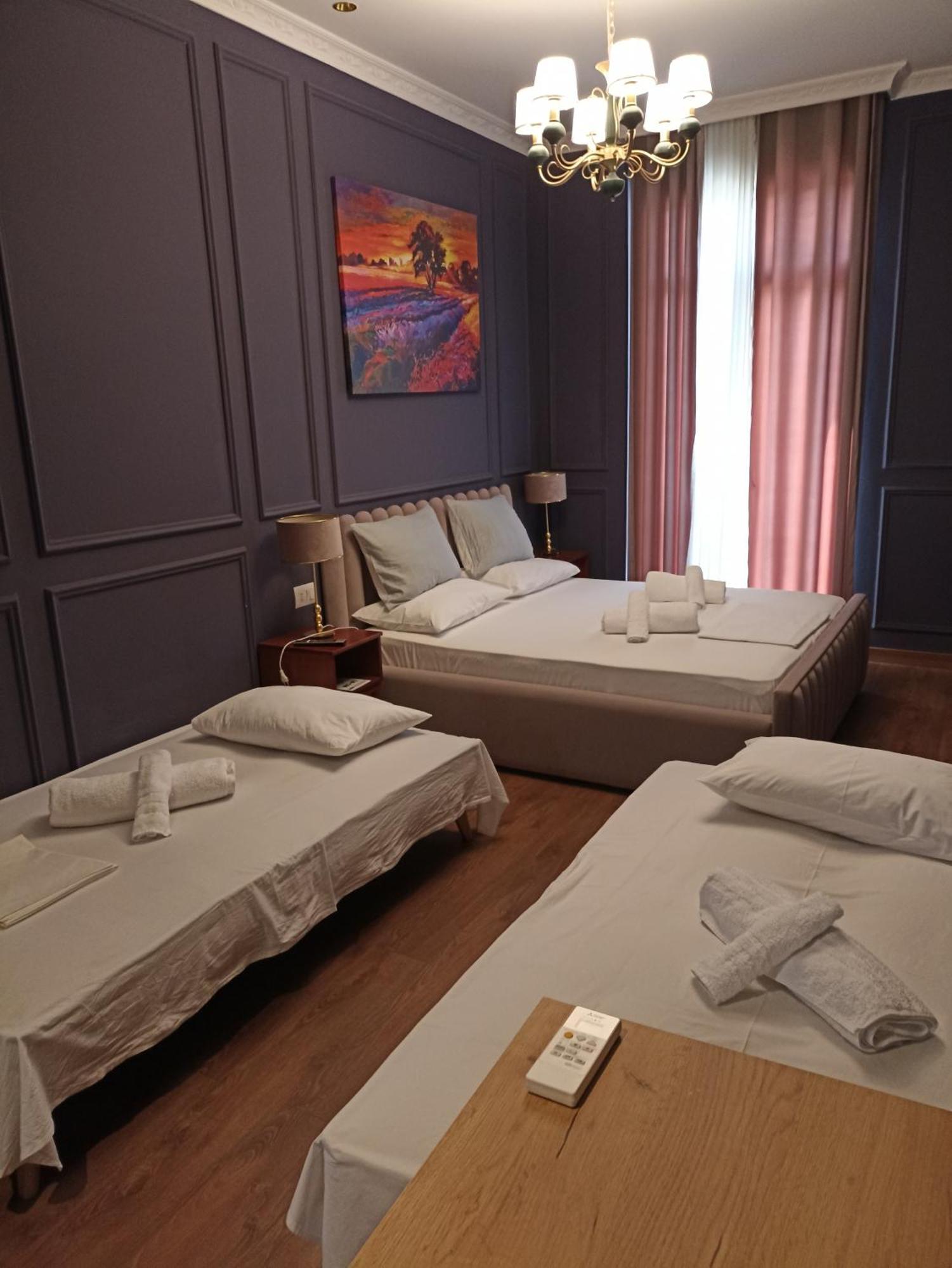 Amo'S Hotel Shkodër エクステリア 写真