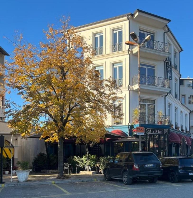 Amo'S Hotel Shkodër エクステリア 写真